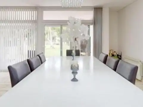 Casa a la venta en barrio cerrado Miralagos