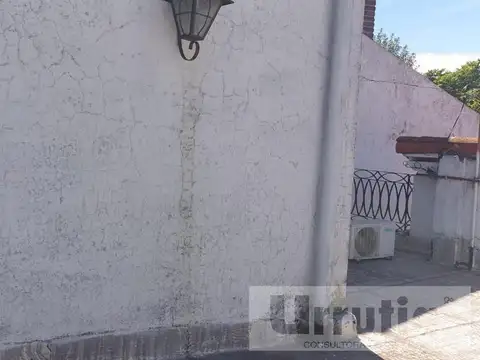 Casa 5 ambientes con 1 baño