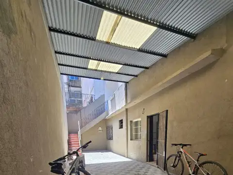 Casa 4 ambientes con Cochera/terraza