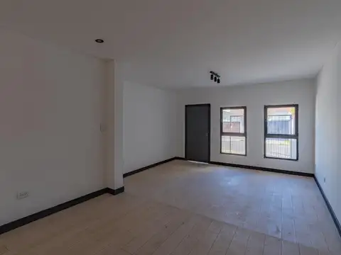 Casa 3 ambientes con 2 baños