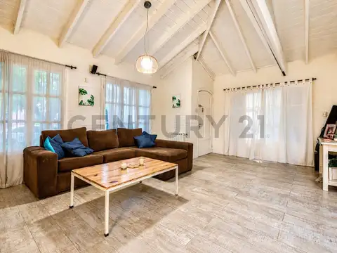 Casa 4 ambientes con 1 baño