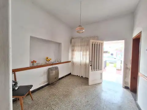 Casa 3 ambientes con 1 baño