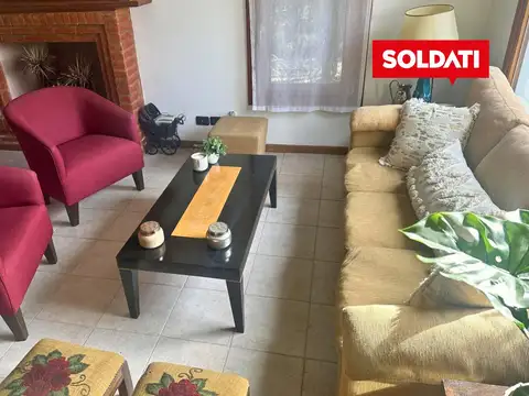 Casa en Venta con 2 cocheras