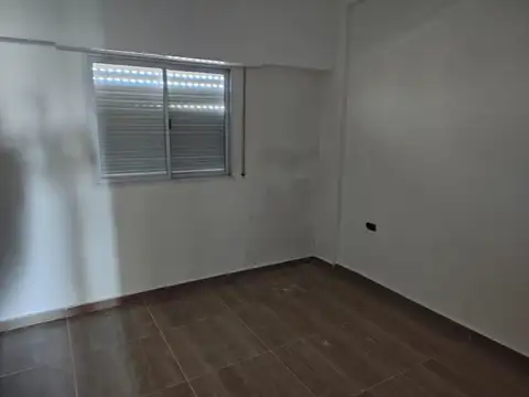 Salvador Caputo 3100, Piso 8