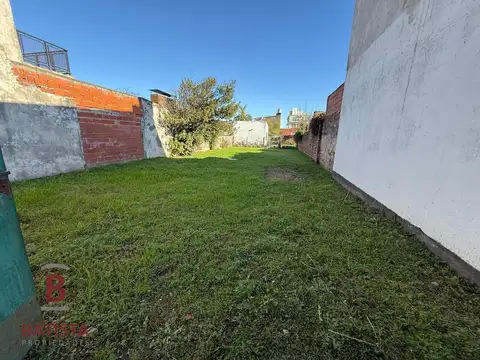 Terreno en Venta 30  mts Fondo