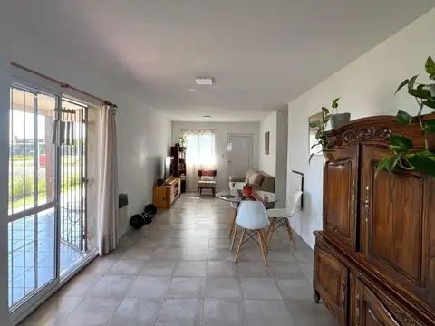Casa 4 ambientes con 1 baño