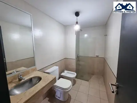 Departamento en Alquiler con 1 cocheras