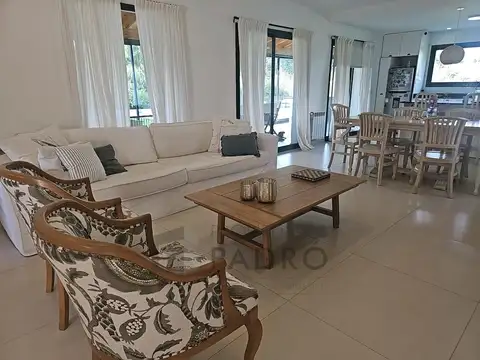 Casa en Venta en Santa Irene, USD 238.000