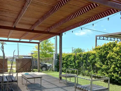 Casa 2 ambientes con 1 baño