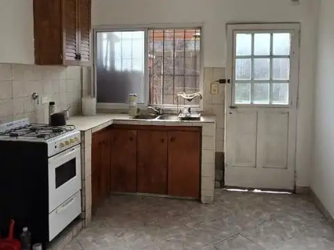 Casa 3 ambientes con 1 baño