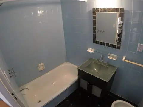 UN AMBIENTE , COCINA SEPARADA , APTO PROFESIONAL