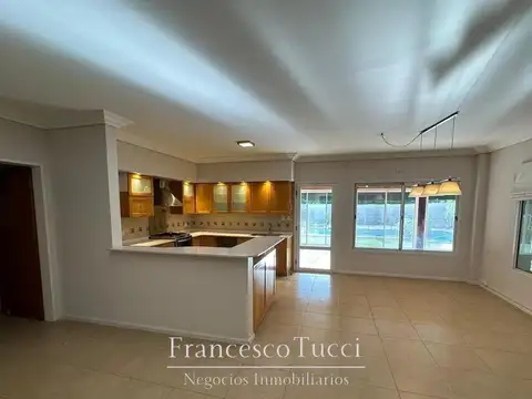 Casa en Venta en Francisco Alvarez, USD 310.000