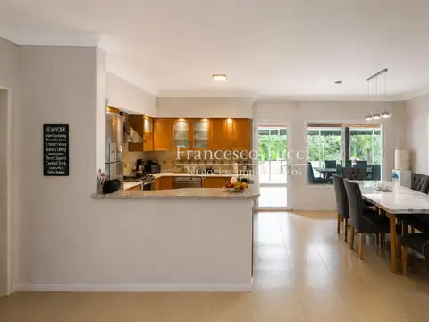 Casa en Venta al Oeste