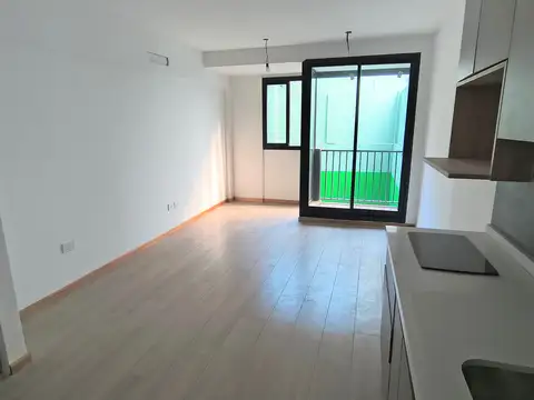 Bucarelli 2400, Piso 1