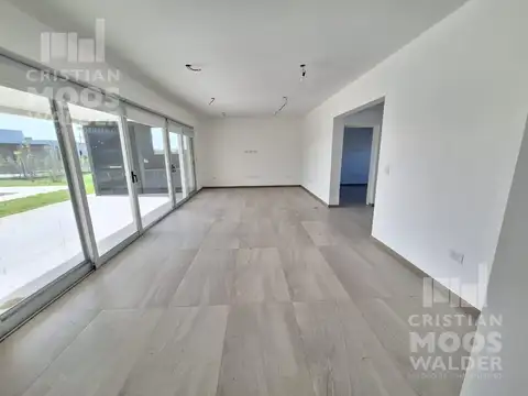 Casa 5 ambientes con 3 baños