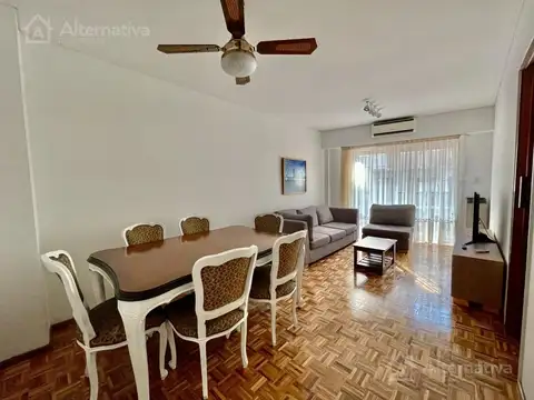 Peña al 2700 entre Austria y Aguero