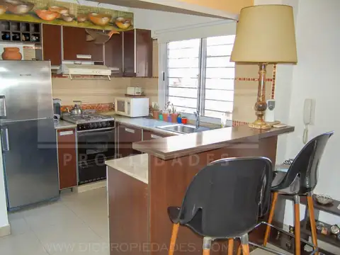 Departamento 4 ambientes con 2 baños
