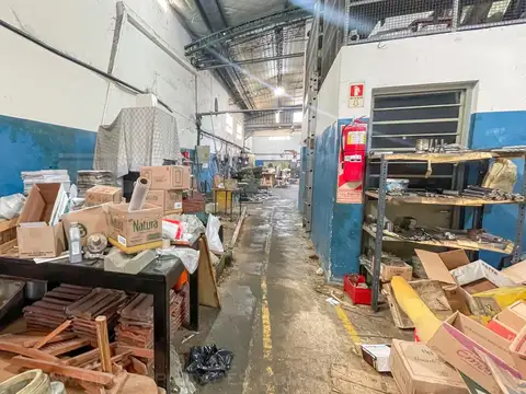 Galpon en Venta 37  mts Fondo