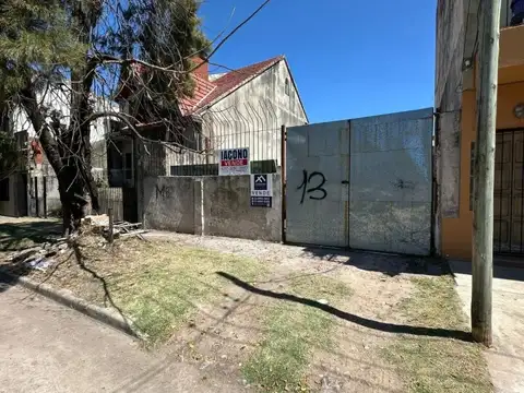 Los Andes 1261 entre Álvarez y Luis María Campos