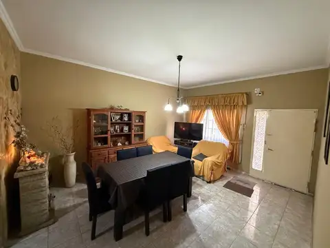 VENTA PH PLANTA BAJA DOS DORMITORIOS PARQUE CASADO