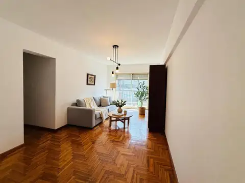 En Venta Departamento de 4 amb con/dep al frente con Balcon y Cochera fijaDepartamento en Villa del