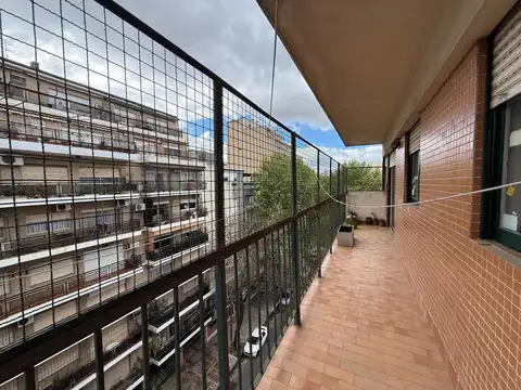 Departamento 4 ambientes con 2 baños