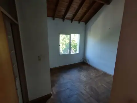 Depto Tipo Casa 4 ambientes con 2 baños