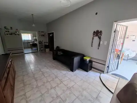 Casa 7 ambientes con 3 baños