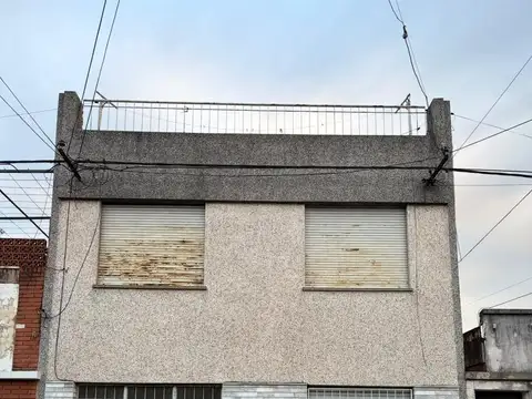 CASA EN VENTA - 2 DORMITORIOS - Barrio Industrial