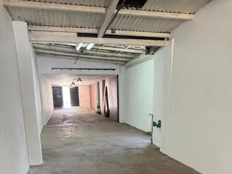 Alquiler Galpón/ Local / Depósito en centro de V  Ballester.