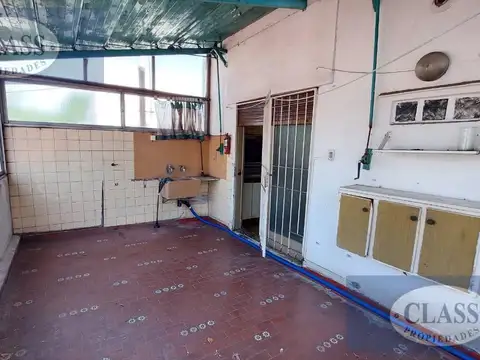Casa S/Lote propio Planta Alta   Local en Venta en Floresta