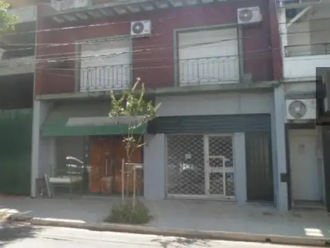 Apto crédito! Oportunidad Planta Alta 3 amb. Tza/Bcón. Ideal Profesional.100 Mts.2