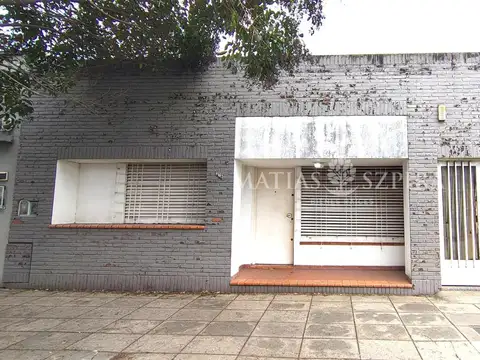 Juan B Justo al 300