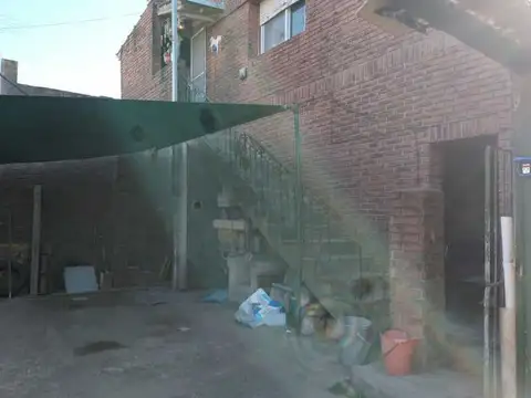 Casa 3 ambientes con 1 baño