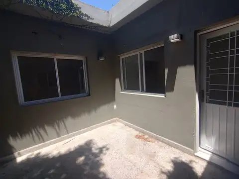 TIPO CASA 2 AMBIENTES CON PATIO - SIN EXPENSAS -