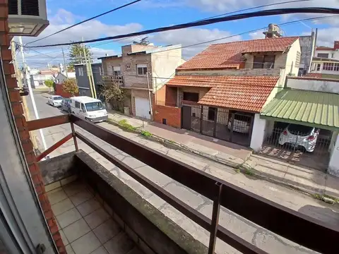 Oportunidad Casa de dos plantas Avellaneda VENTA