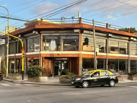 VENTA EXCELENTE LOCAL COMERCIAL EN BERAZATEGUI