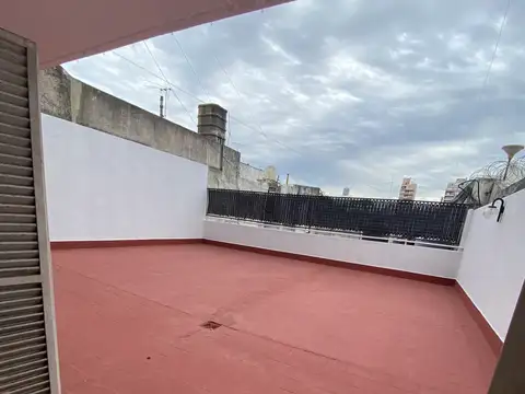 Excepcional cfte con enorme patio todo luz