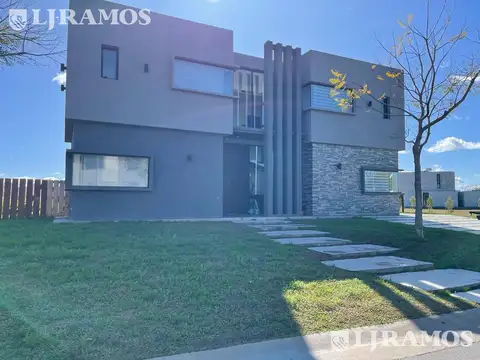 Casa en Alquiler de 6 dormitorios