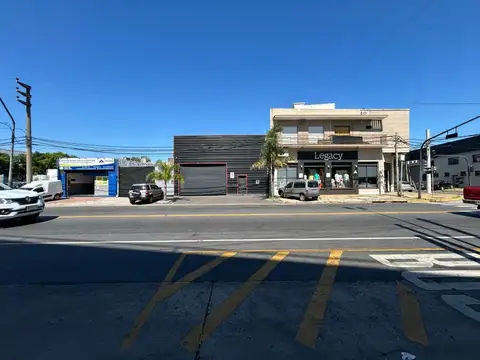 Venta Local Esquina Munro