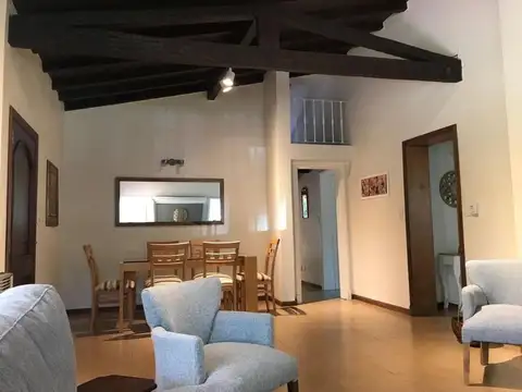 Casa 4 ambientes con 4 baños