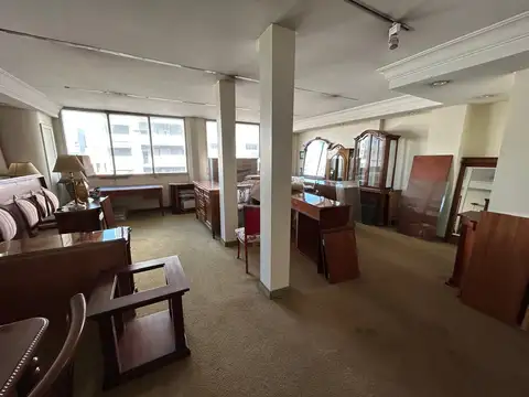 Local en Venta Via Púb.