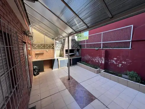 P.H AL FRENTE DE 3 AMB CON PATIO