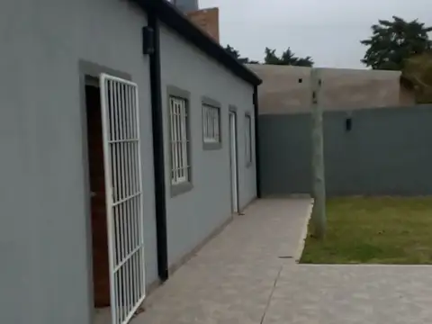 VENTA QUINTA CON DOS UNIDADES DE VIVIENDA( SAUCE )