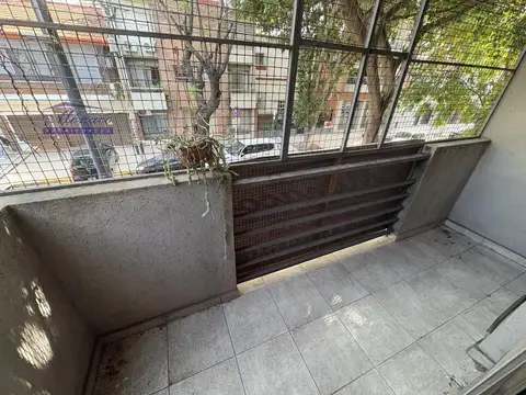 HERMOSO PH 2 AMB. EN DUPLEX AL FRENTE CON 2 BALCONES