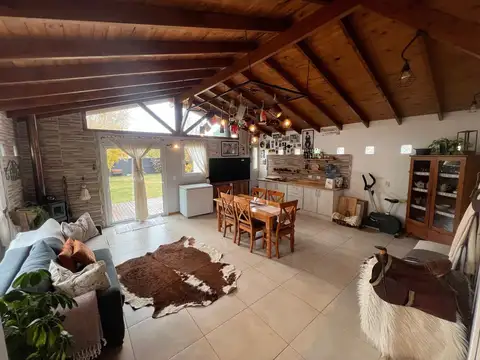 VENTA CASA CON QUINCHO EN LAS VICTORIAS LOTE 600M2