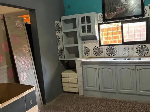 Casa en venta,  con amplio terreno en José Mármol