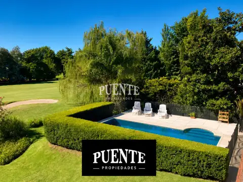 Casa en Venta con 2 cocheras