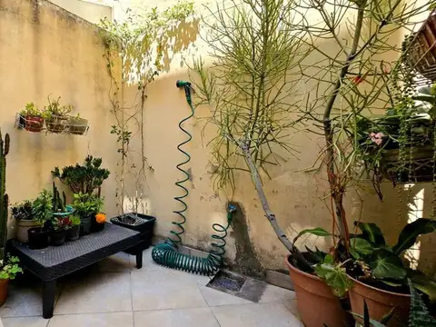 Depto Tipo Casa 2 ambientes con 1 baño