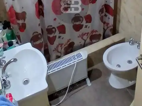 VENTA CASA 3 AMB. C/ COCHERA